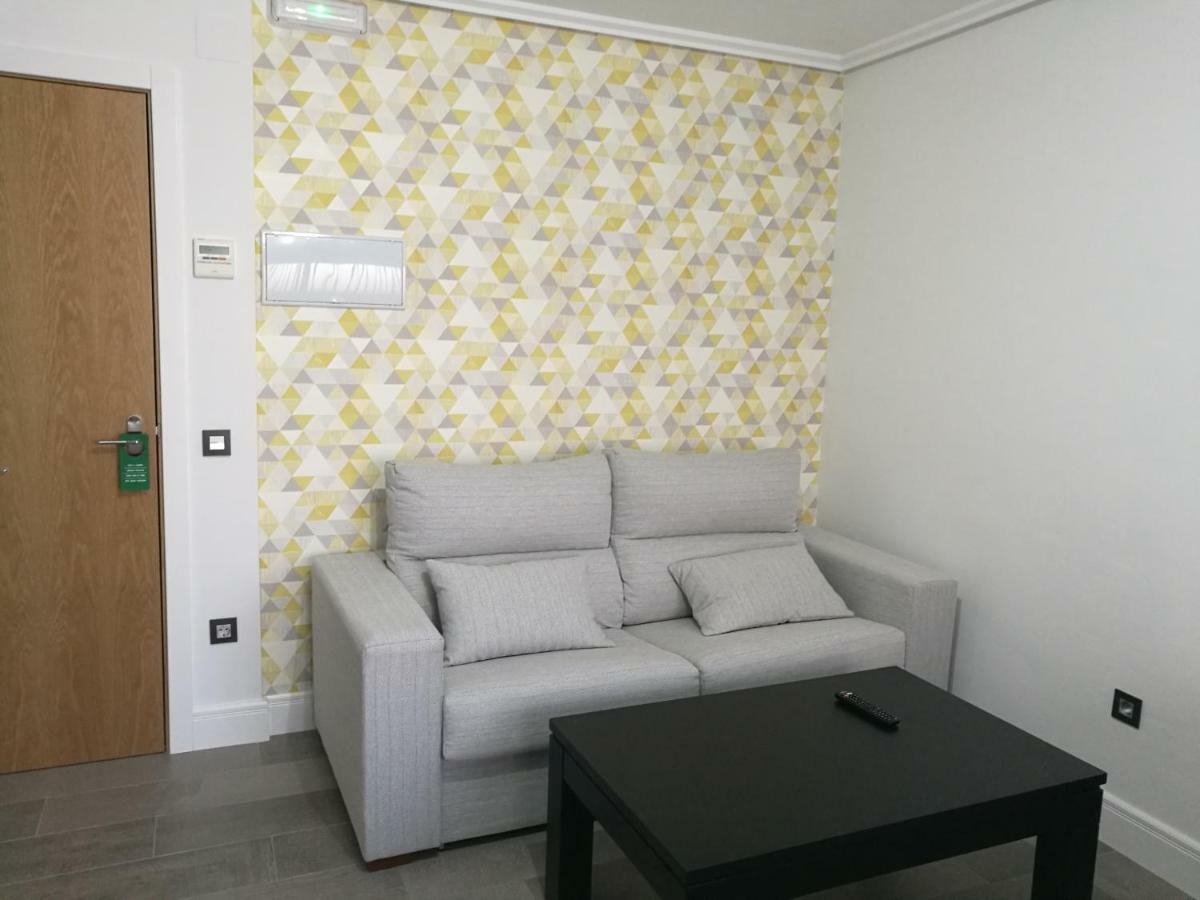 Apartamentos Las Palmeras Пальма дел Рио Экстерьер фото